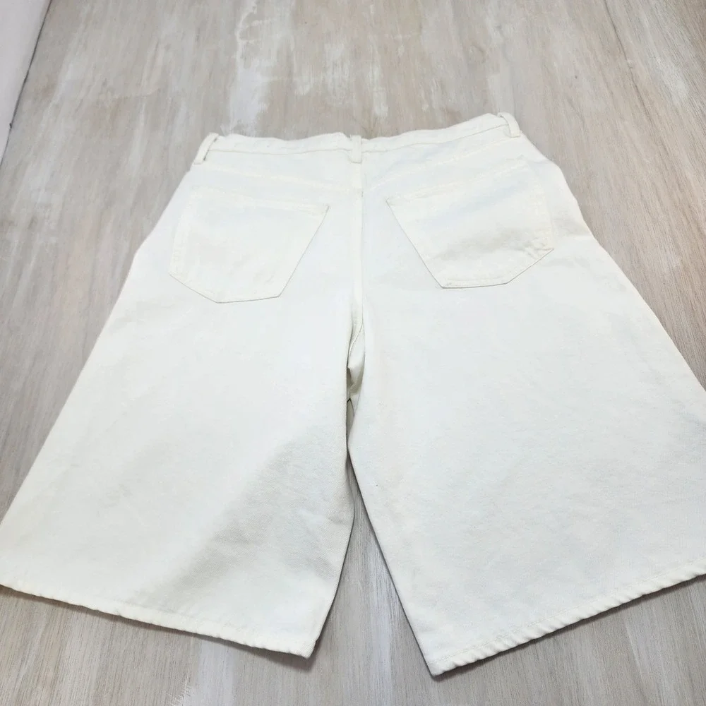 Universal Thread Womens High Rise Long Denim Shorts White Relaxed Fit Size 12
